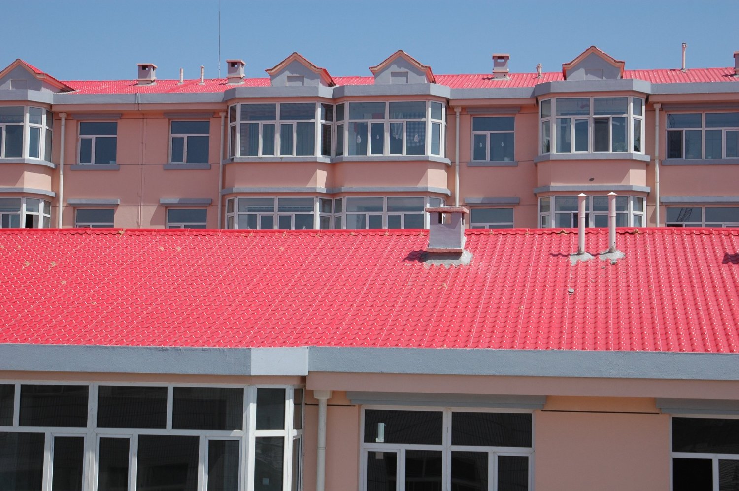 論新型建材合成樹脂瓦的價(jià)值