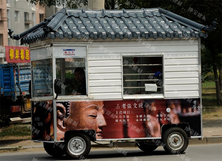 膜拜牛人制作的合成樹脂瓦移動房車